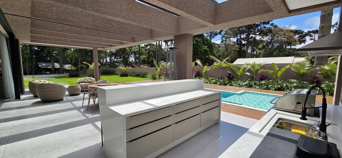 Bancada da varanda gourmet — casa em Piraquara