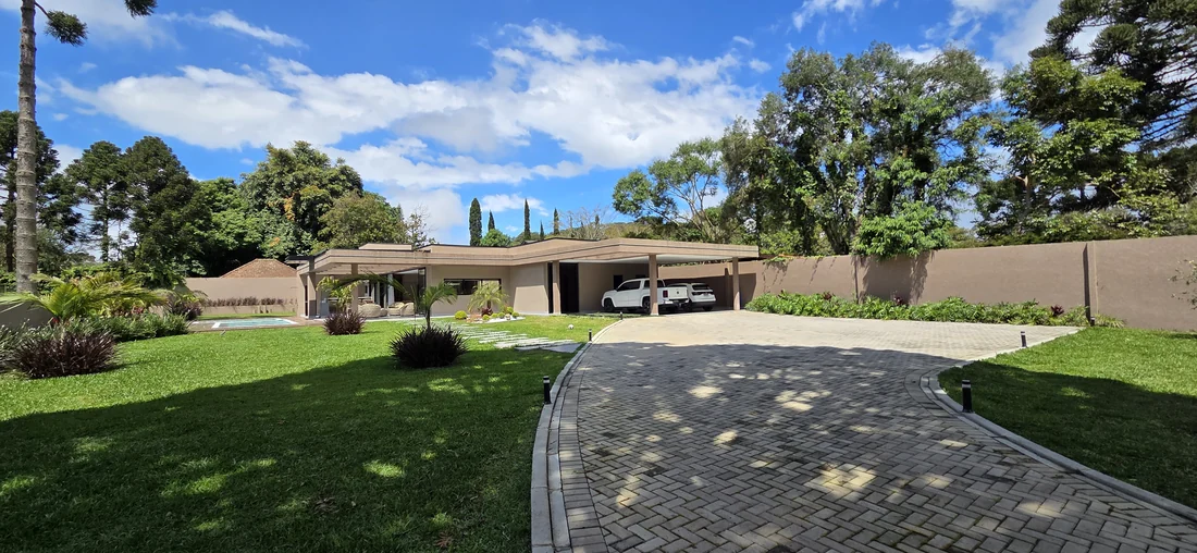 Acesso à residência — casa em Piraquara