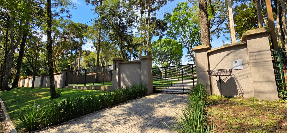 Entrada da propriedade — casa em Piraquara